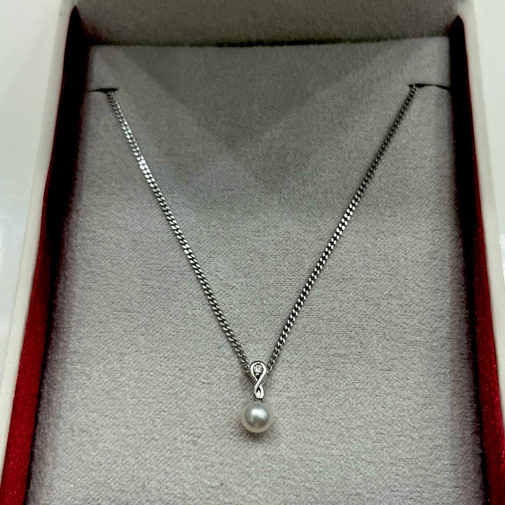 4mm Cultured Freshwater Pearl Infinity Pendant